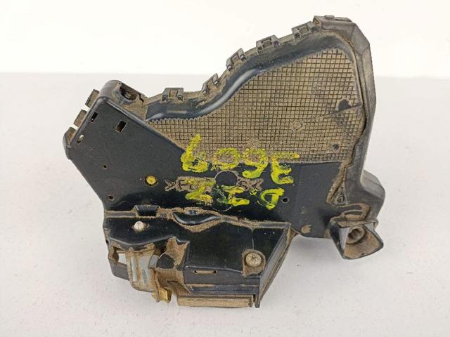Zamek drzwi przednich lewych 8225065J11 SUZUKI