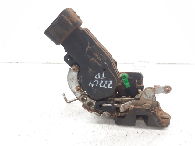 Zamek drzwi tylnych prawych 8230165D11000 SUZUKI