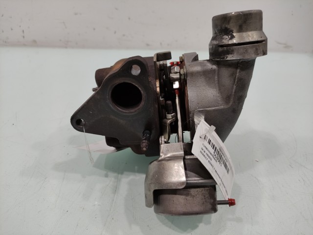 82303720 Renault (RVI)