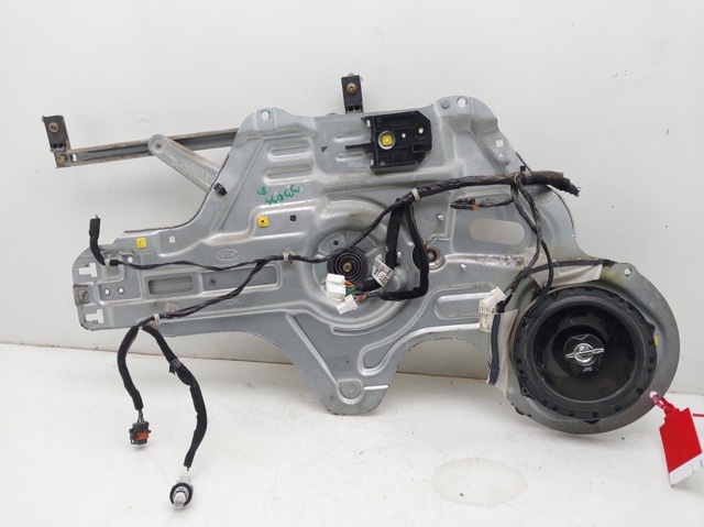 Mechanizm podnoszenia szyby drzwi przednich lewych 824012F010 HYUNDAI