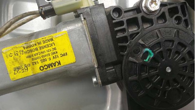 Mechanizm podnoszenia szyby drzwi przednich prawych 824021D010 HYUNDAI