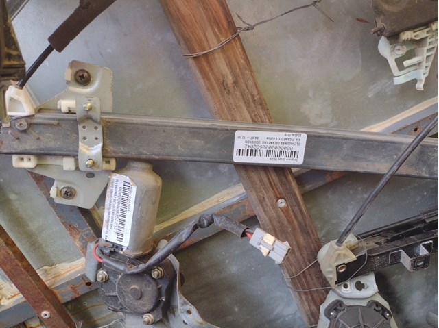 Mechanizm podnoszenia szyby drzwi przednich lewych 8240307010 HYUNDAI