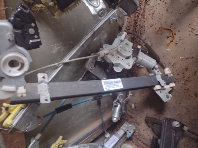 Mechanizm podnoszenia szyby drzwi przednich prawych 8240407010 HYUNDAI