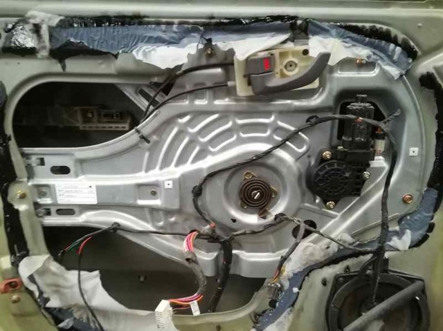 Mechanizm podnoszenia szyby drzwi przednich lewych 824052E000 HYUNDAI