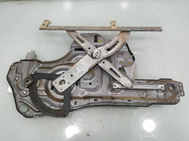 Mechanizm podnoszenia szyby drzwi przednich lewych do Hyundai Trajet FO