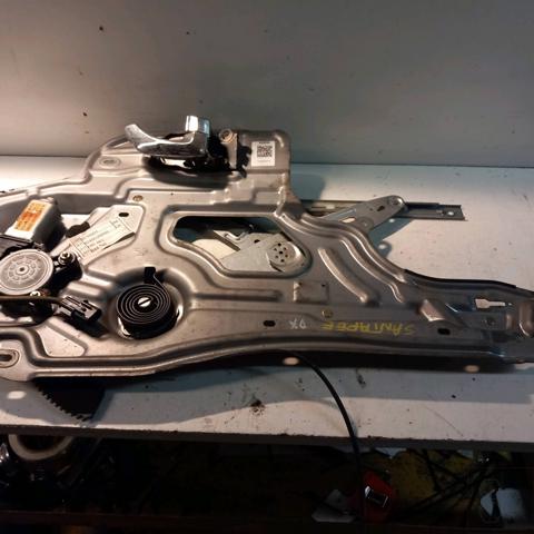 Mechanizm podnoszenia szyby drzwi przednich prawych 8240626000 HYUNDAI