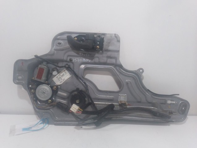 Mechanizm podnoszenia szyby drzwi przednich prawych 8240626000 HYUNDAI