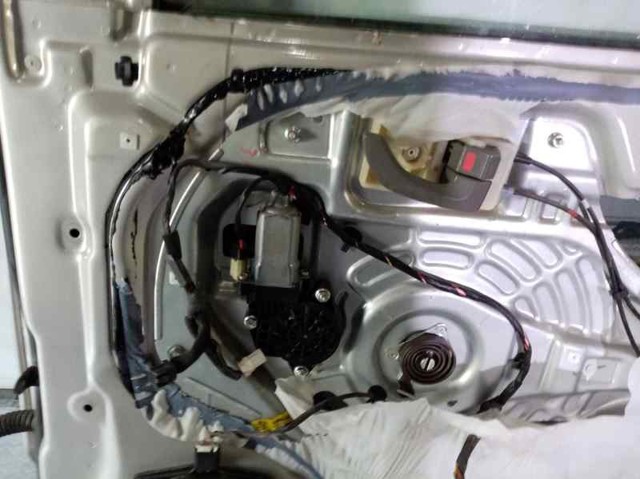 Mechanizm podnoszenia szyby drzwi przednich prawych 824062E000 HYUNDAI
