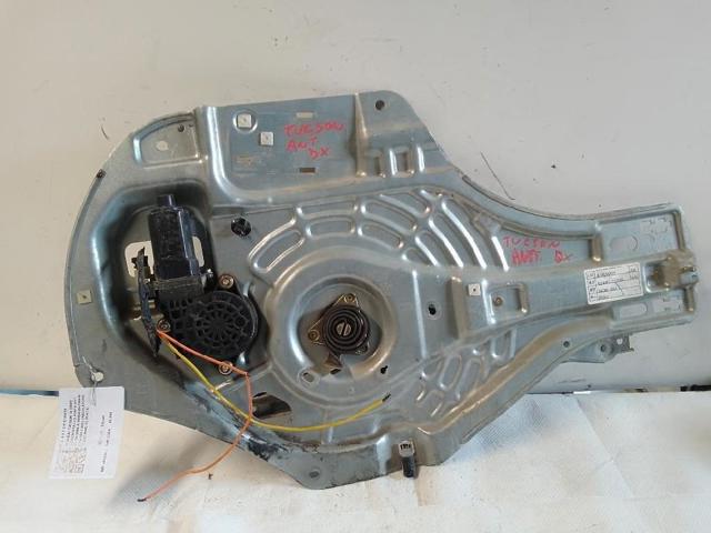 Mechanizm podnoszenia szyby drzwi przednich prawych 824062E000 HYUNDAI