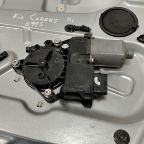 Mechanizm podnoszenia szyby drzwi przednich prawych 824701D220 HYUNDAI