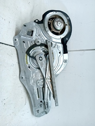 Mechanizm podnoszenia szyby drzwi przednich prawych 824813U000 HYUNDAI