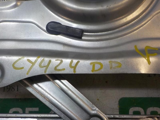 Mechanizm podnoszenia szyby drzwi przednich prawych 824813U000 HYUNDAI