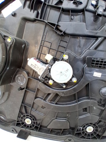 Mechanizm podnoszenia szyby drzwi przednich prawych 82481A4030 HYUNDAI