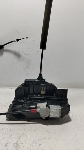Zamek drzwi tylnych prawych 825004EA2A RENAULT