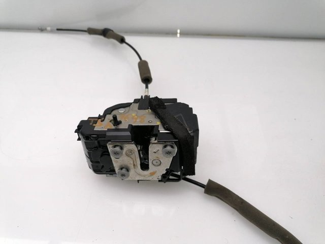 Zamek drzwi tylnych prawych 825004JK0A NISSAN