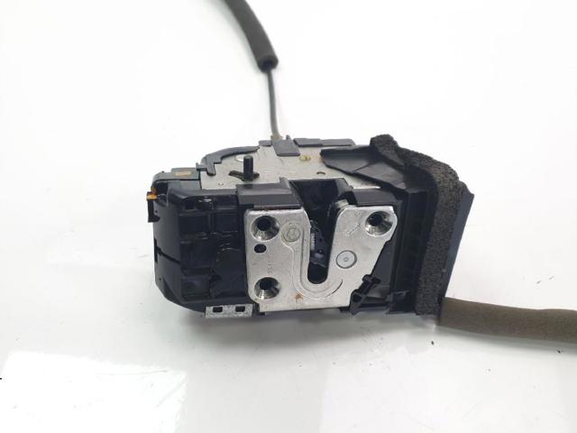 Zamek drzwi tylnych prawych 82500BA60B NISSAN