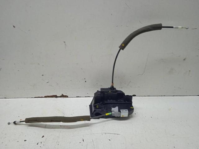 Zamek drzwi tylnych prawych 82500BA60B NISSAN