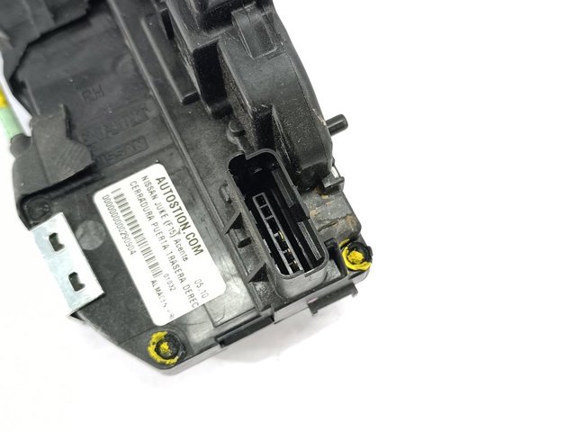 Zamek drzwi tylnych prawych 82500BA60B NISSAN