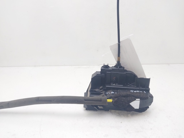 Zamek drzwi tylnych prawych 82500BA60B NISSAN