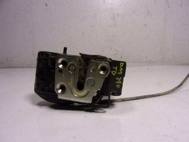 Zamek drzwi tylnych prawych 82500EB305 NISSAN