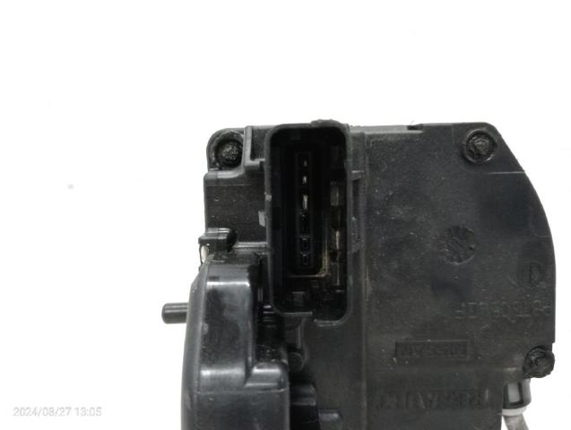 Zamek drzwi tylnych prawych 82500EB305 NISSAN