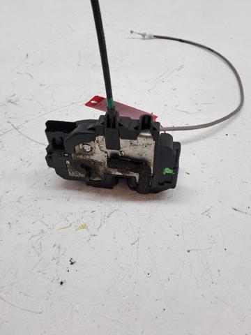 Zamek drzwi tylnych prawych 82500JD900 NISSAN