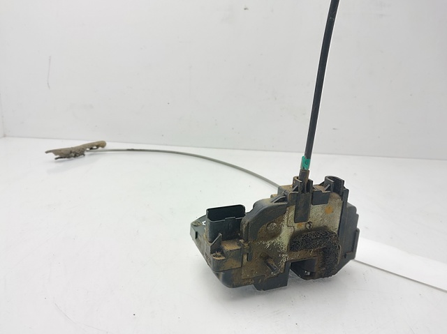 Zamek drzwi tylnych prawych 82500JD90C NISSAN