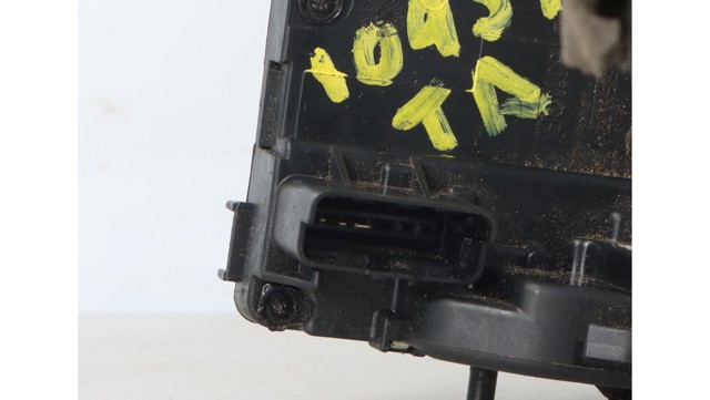 Zamek drzwi tylnych prawych 82500JD90C NISSAN