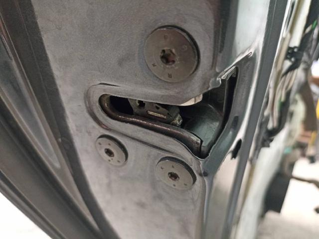 Zamek drzwi tylnych lewych 825010003R RENAULT