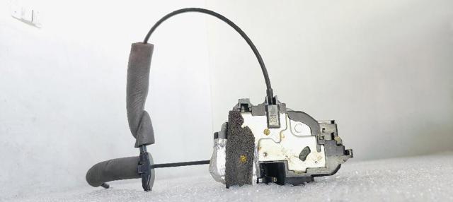 Zamek drzwi tylnych lewych 825010003R RENAULT