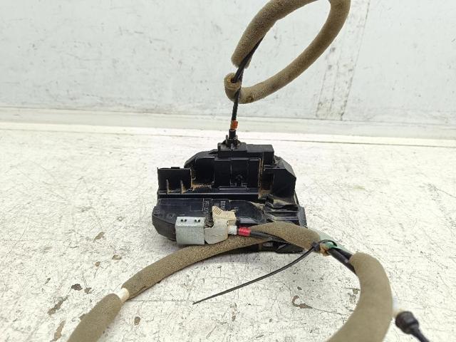 Zamek drzwi tylnych lewych 825014EA2A NISSAN