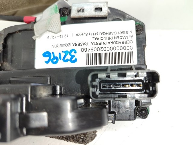 Zamek drzwi tylnych lewych 825014EA2A NISSAN