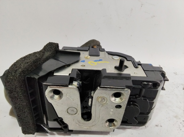 Zamek drzwi tylnych lewych 82501BA60B NISSAN
