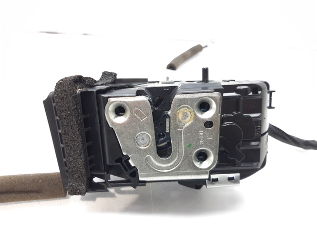 Zamek drzwi tylnych lewych 82501BA60B NISSAN