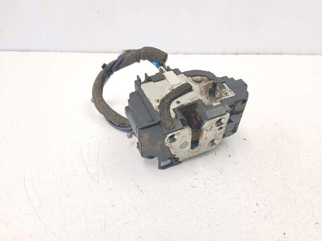 Zamek drzwi tylnych lewych 82501EB305 NISSAN