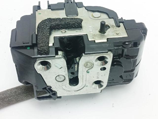 Zamek drzwi tylnych lewych 82501JD900 NISSAN