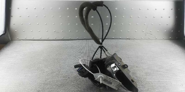 Zamek drzwi tylnych lewych Nissan X-Trail T31