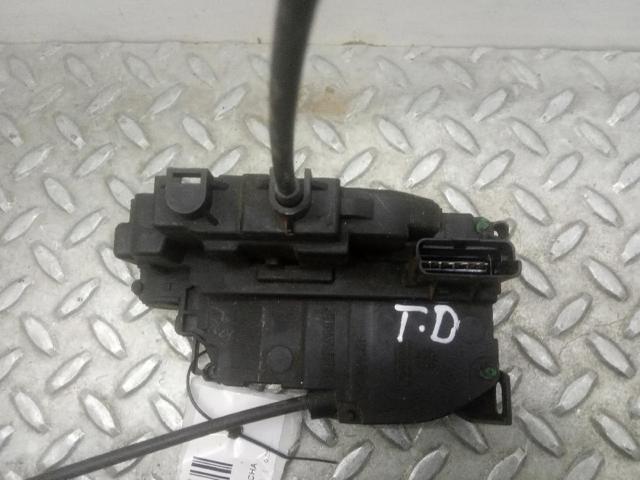 Zamek drzwi tylnych prawych 825020002R RENAULT