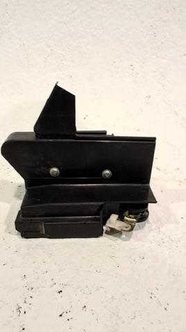 Zamek drzwi tylnych prawych 825022281R RENAULT