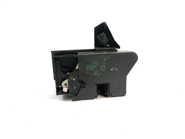 Zamek drzwi tylnych prawych 825022281R RENAULT