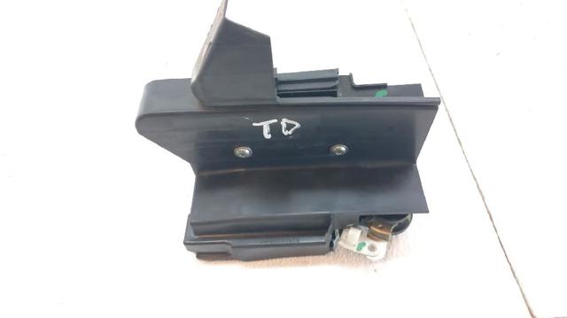Zamek drzwi tylnych prawych 825022281R RENAULT