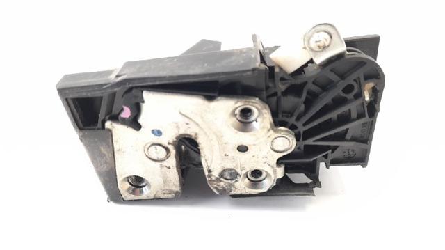 Zamek drzwi tylnych prawych 825022281R RENAULT