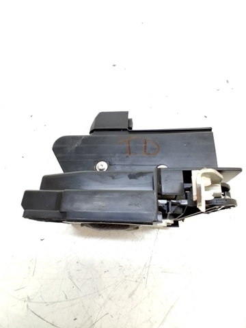 Zamek drzwi tylnych prawych 825022281R RENAULT
