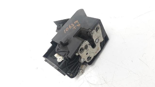 Zamek drzwi tylnych prawych 825022281R RENAULT