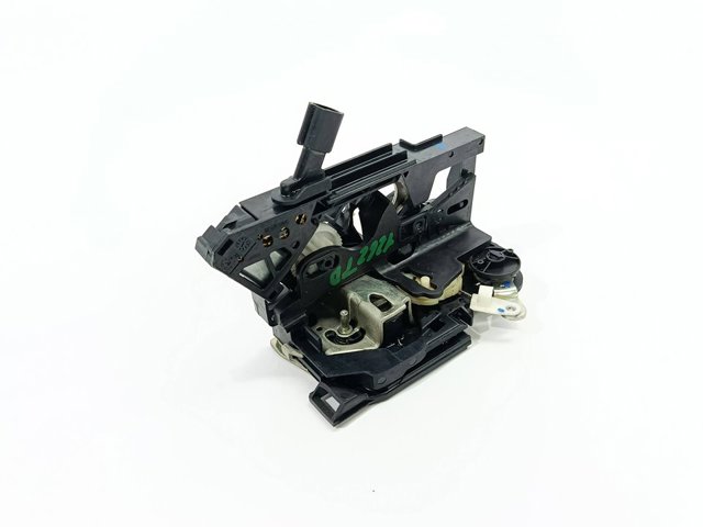 Zamek drzwi tylnych prawych 825022281R RENAULT