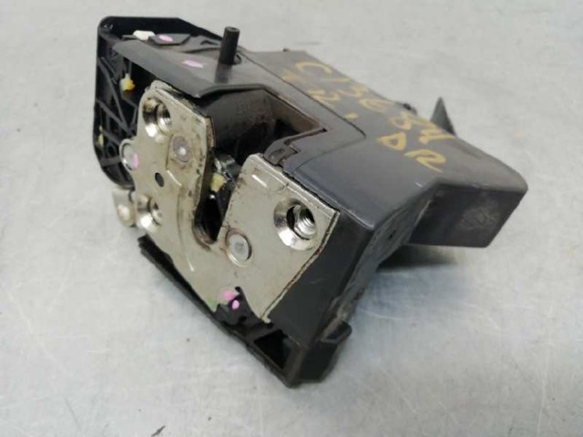 Zamek drzwi tylnych prawych 825022281R RENAULT