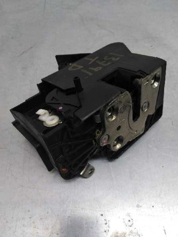 Zamek drzwi tylnych prawych 825022281R RENAULT