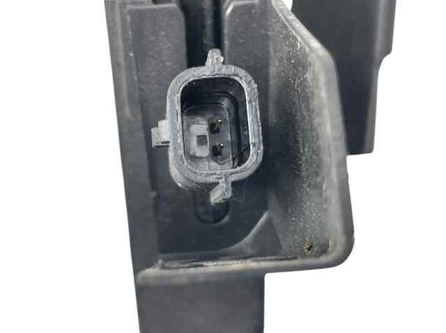 Zamek drzwi tylnych prawych 825022281R RENAULT