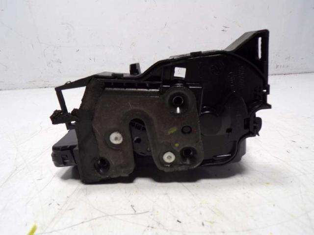 Zamek drzwi tylnych prawych 825023014R RENAULT