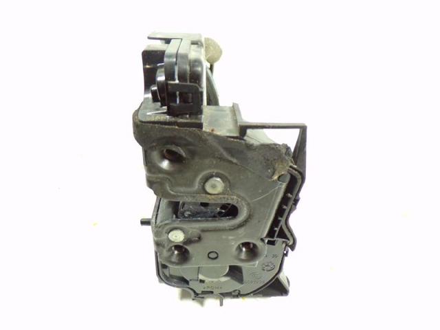 Zamek drzwi tylnych prawych 825023014R RENAULT
